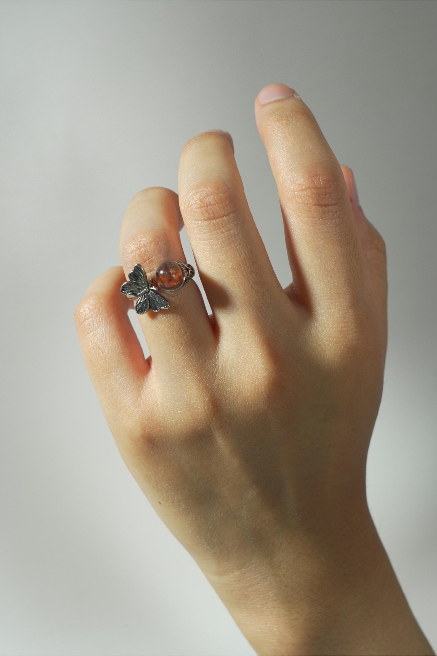 Designer-Exclusive X Tea Phantom Quartz Butterfly Ring