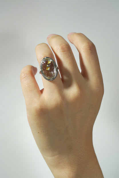 Designer-Exclusive VI Oval White and Tea Phantom Quartz Ring