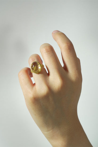 Designer-exclusive V Yellow & White Phantom Quartz Ring