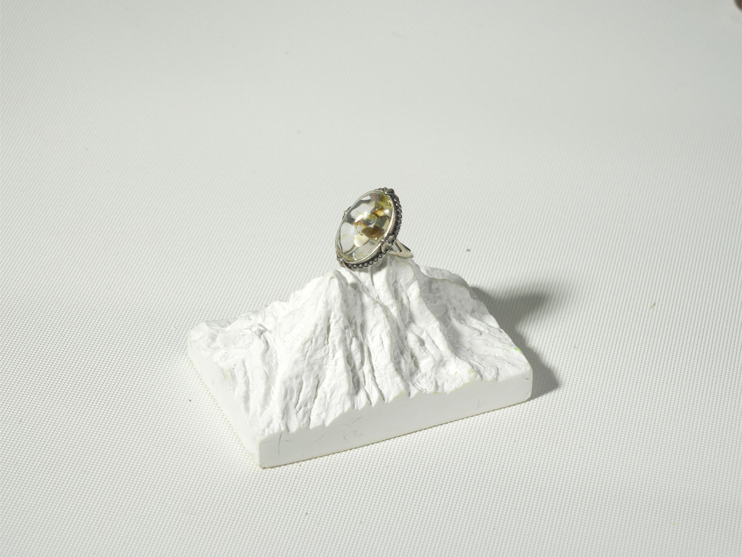 Designer-Exclusive VI Oval White and Tea Phantom Quartz Ring